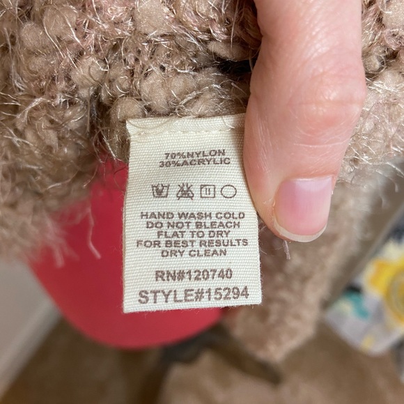 Mystree Fuzzy Sweater (M) - Picture 7 of 7